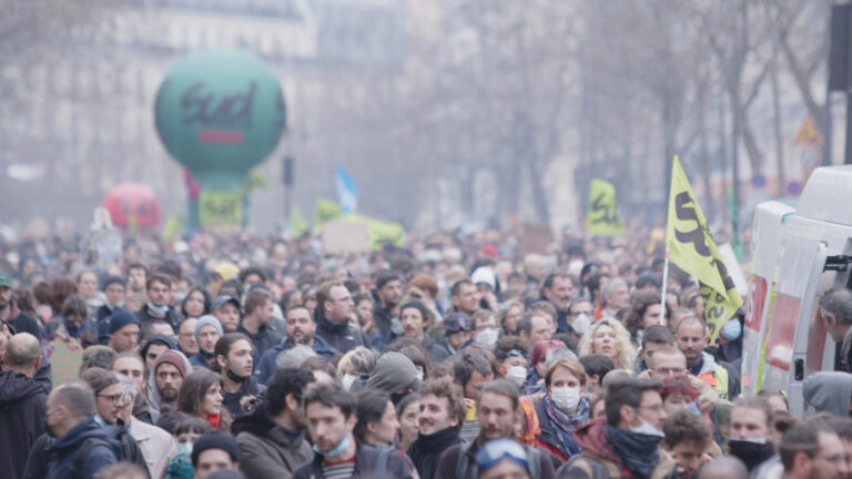 Émeutes en France : origines et solutions